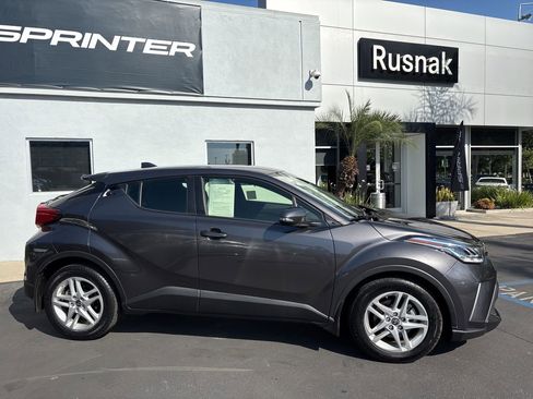 Used 2020 Toyota C-HR LE image 1