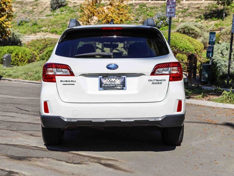 Used 2017 Subaru Outback 2.5i Premium AWD/4WD image 4