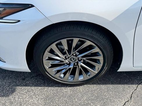 Used 2024 Lexus ES 350 Ultra Luxury w/ Accessory Package (Z1) image 13