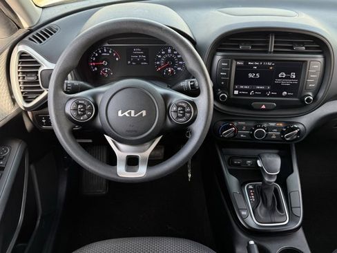 Used 2022 Kia Soul LX w/ Technology Package image 12