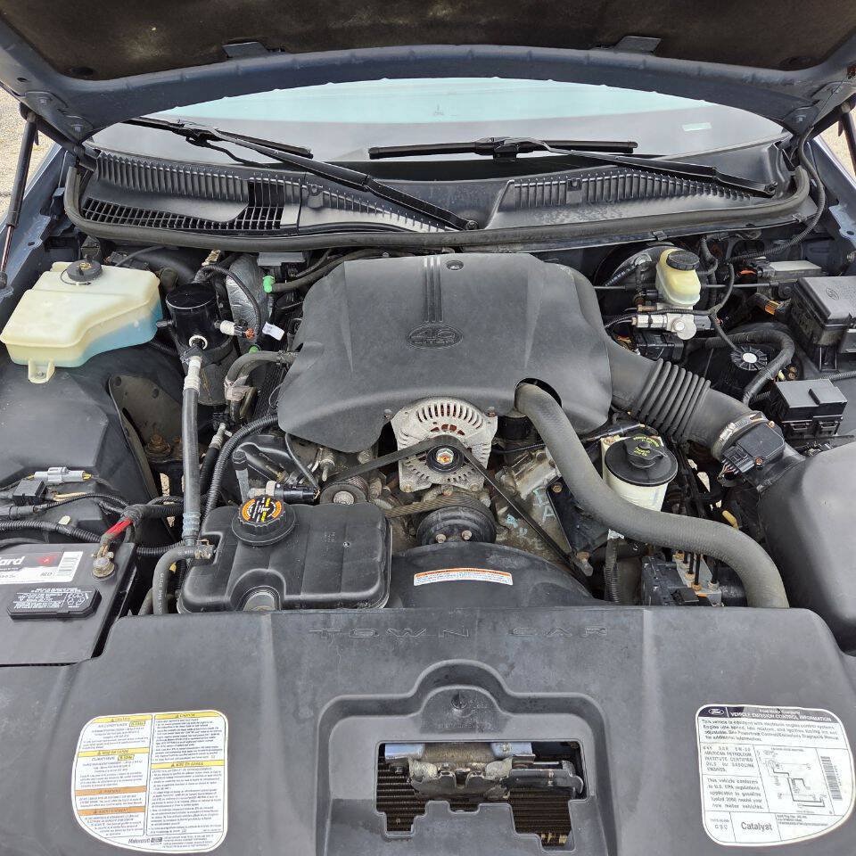Used 2000 Lincoln Town Car Signature RWD image 21