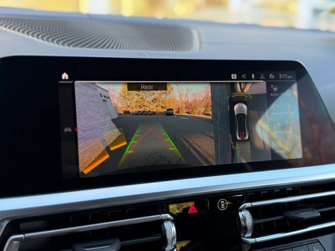 Used 2022 BMW M4 xDrive Competition w/ M Carbon Exterior Package image 28