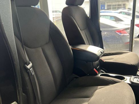 Used 2013 Jeep Wrangler Unlimited Sport image 13