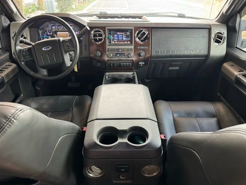 Used 2011 Ford F250 Lariat w/ Lariat Interior Pkg image 15