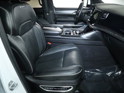 Used 2022 Jeep Grand Wagoneer Series II image 39