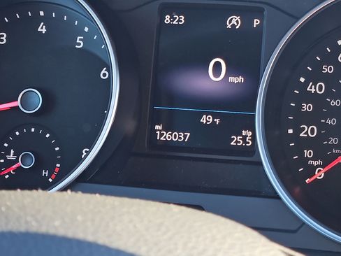 Used 2020 Volkswagen Tiguan SE R-Line image 20