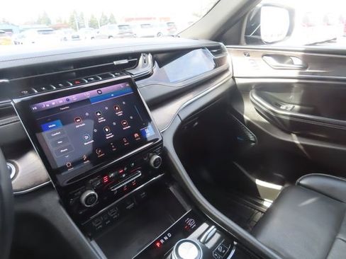 Used 2023 Jeep Grand Cherokee L Overland w/ Advanced Protech Group III image 40