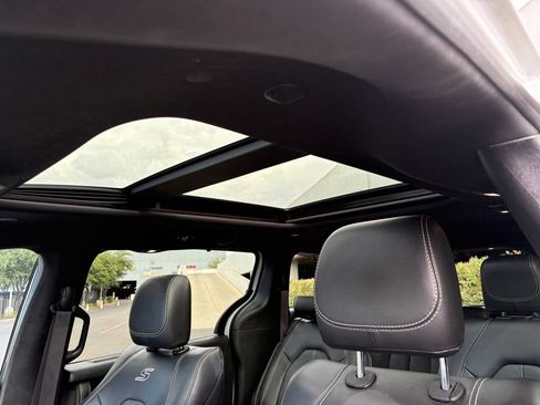 Certified 2022 Chrysler Pacifica Touring-L w/ S Appearance Package FWD image 10