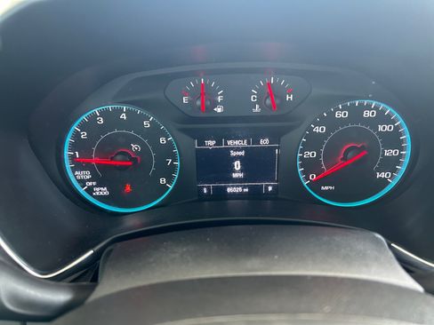 Used 2018 Chevrolet Equinox LT FWD image 17