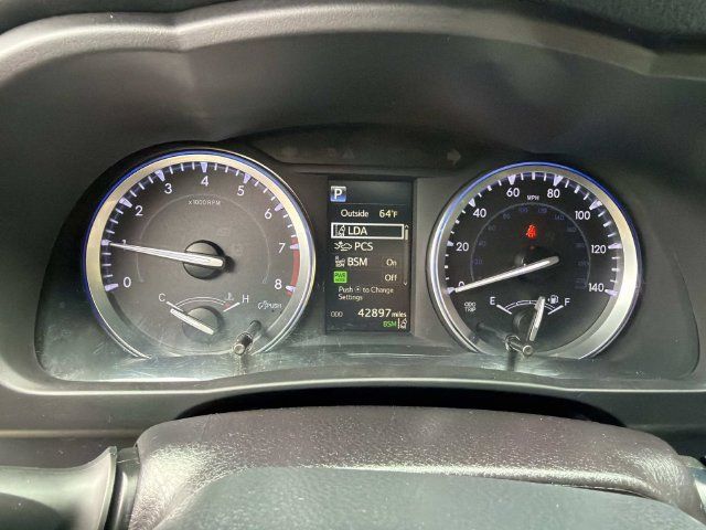 Used 2019 Toyota Highlander XLE AWD/4WD image 29
