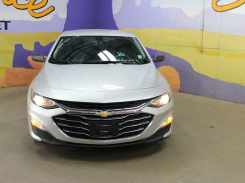 Used 2019 Chevrolet Malibu LS FWD image 3