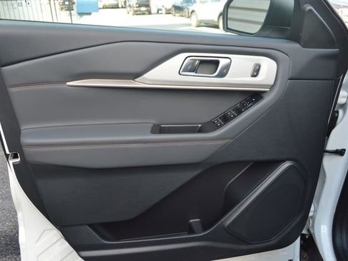 New 2026 Ford Explorer Active image 11