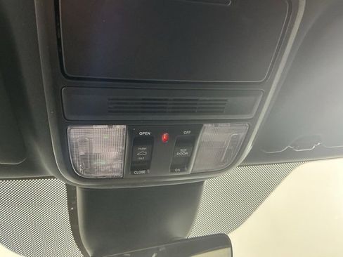 Certified 2024 Honda Odyssey Sport image 33