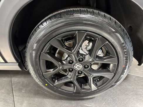 Used 2025 Honda HR-V Sport image 12
