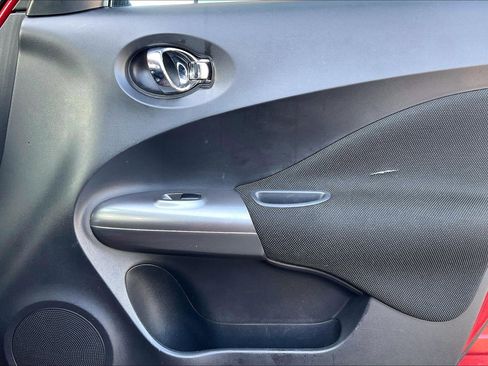 Used 2013 Nissan Juke S image 19