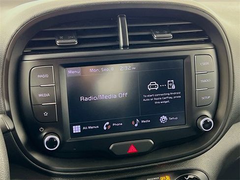 Used 2023 Kia Soul LX w/ LX Technology Package image 16