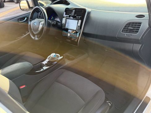 Used 2013 Nissan Leaf SV w/ LED & Quick Charge Pkg FWD image 17