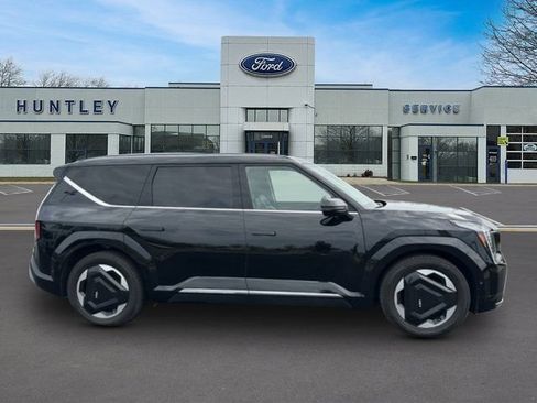 Used 2024 Kia EV9 Land AWD/4WD image 3