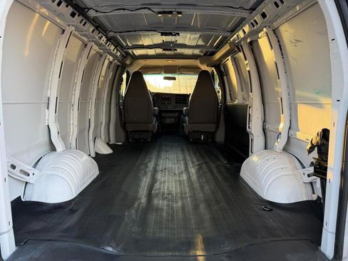 Used 2025 Chevrolet Express 2500 w/ Driver Convenience Package image 13