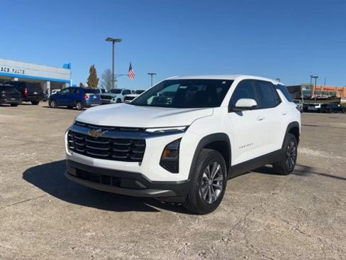 New 2026 Chevrolet Equinox LT image 4