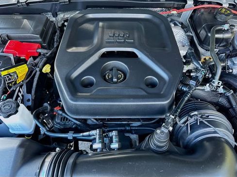 Used 2024 Jeep Wrangler Sport S image 28