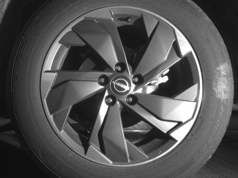 Used 2025 Nissan Rogue SV FWD image 14