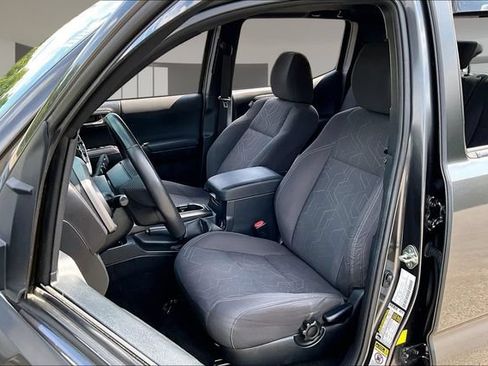 Used 2016 Toyota Tacoma TRD Sport w/ Premium & Technology Package AWD/4WD image 19