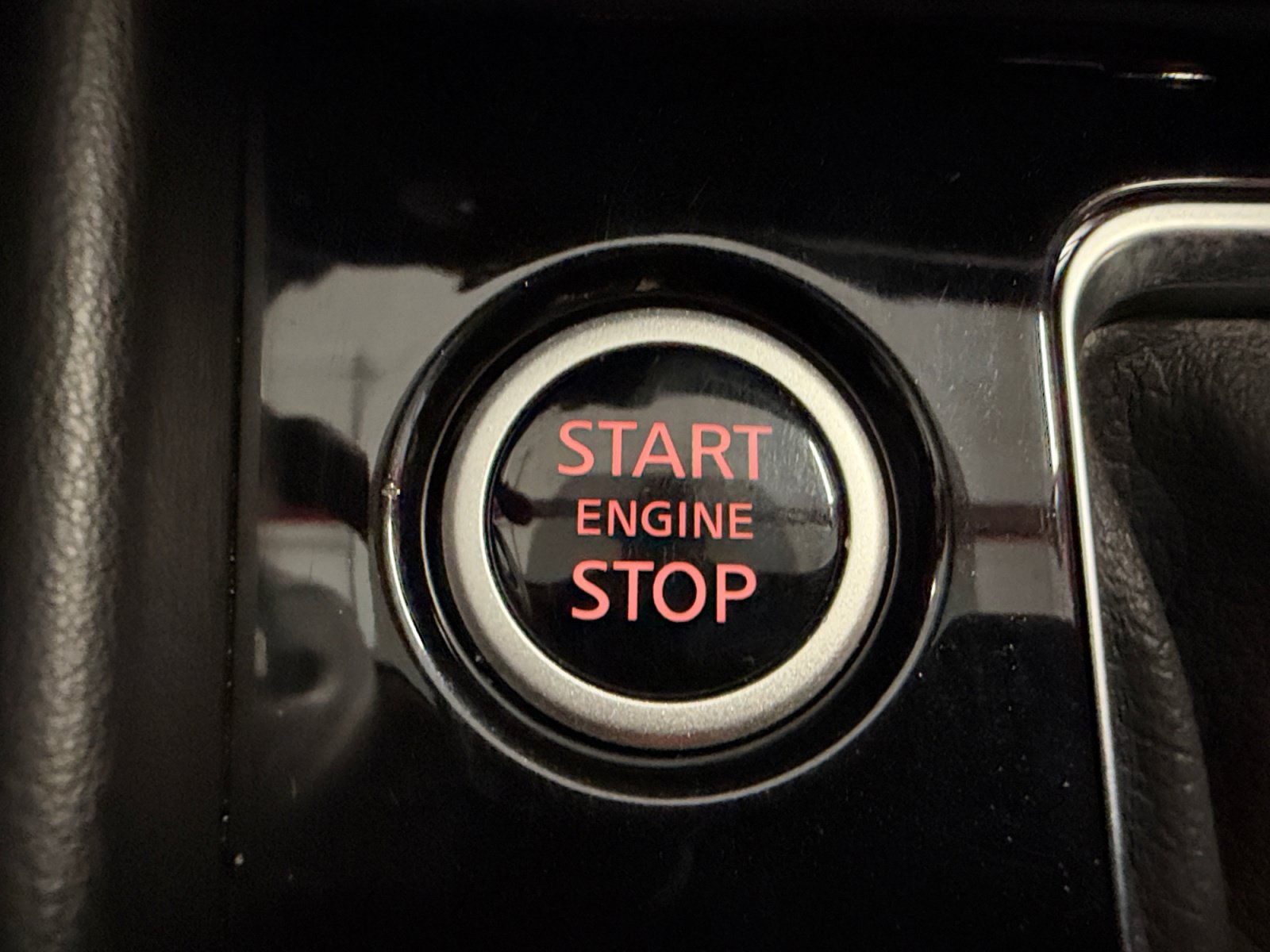 Used 2023 Nissan Kicks SR w/ SR Premium Package FWD image 31