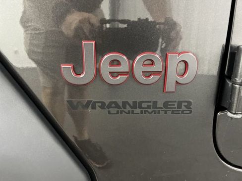 Used 2019 Jeep Wrangler Unlimited Rubicon w/ Dual Top Group AWD/4WD image 30