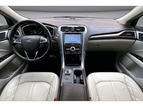 Used 2017 Ford Fusion Platinum FWD image 10