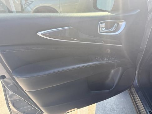 Used 2019 INFINITI QX60 Luxe w/ Essential Package FWD image 18