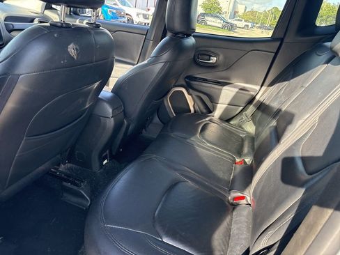 Used 2017 Jeep Renegade Latitude w/ Safety & Security Group FWD image 11