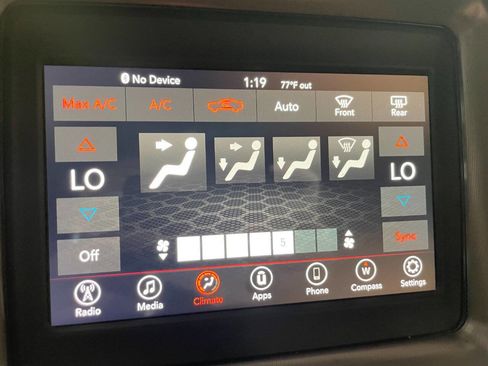 Used 2019 Dodge Challenger SXT w/ Blacktop Package image 27