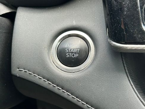 Used 2024 Toyota Highlander Platinum image 32