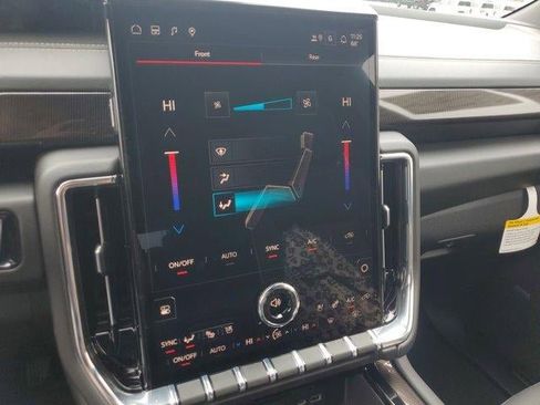 New 2026 GMC Yukon XL Elevation w/ Elevation Premium Package image 25