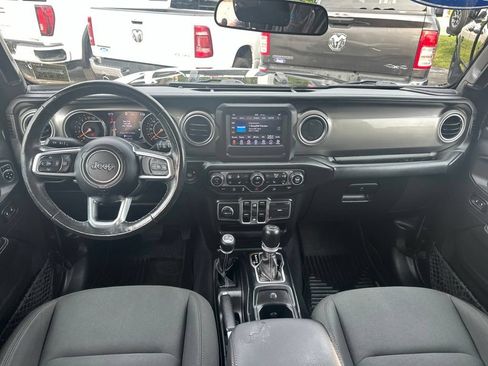 Used 2018 Jeep Wrangler Unlimited Sahara w/ Dual Top Group AWD/4WD image 19