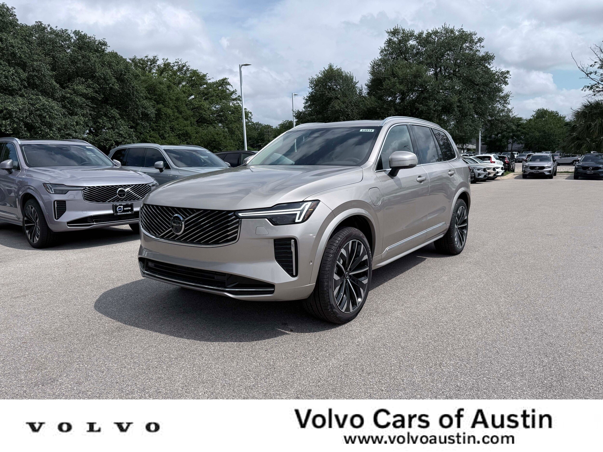 New 2026 Volvo XC90 T8 Plus AWD/4WD image 1