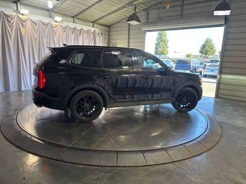 Used 2022 Kia Telluride SX w/ SX Prestige Package AWD/4WD image 4