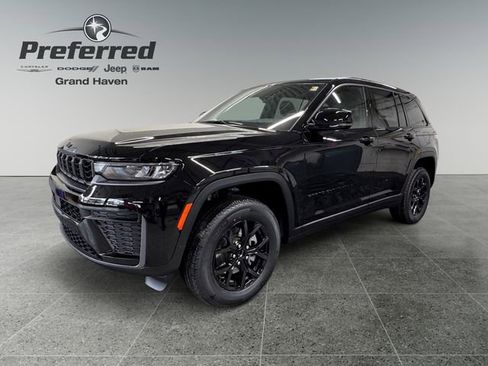 New 2026 Jeep Grand Cherokee Altitude AWD/4WD image 12
