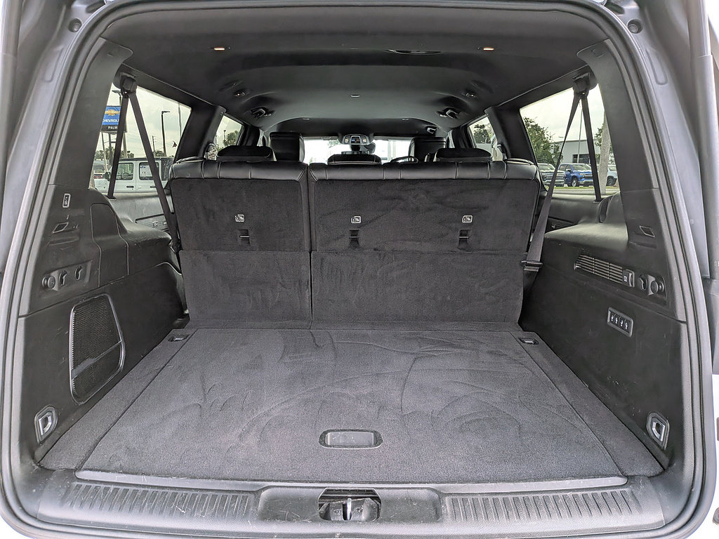 Used 2024 Jeep Wagoneer L Series II w/ Flexible Seating Group AWD/4WD image 12