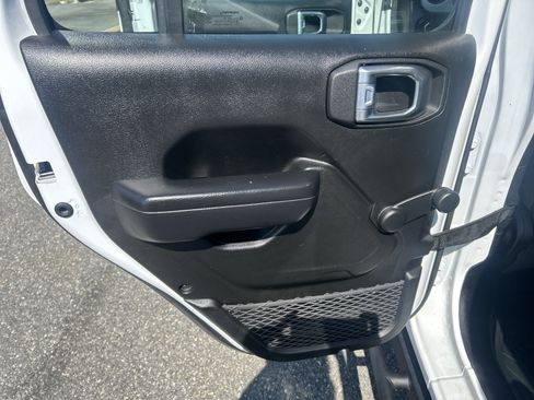 Used 2024 Jeep Wrangler Unlimited Sport AWD/4WD image 14