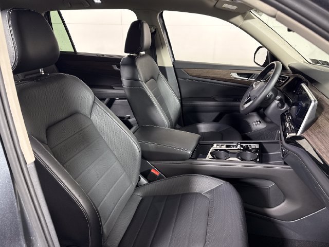 Used 2024 Volkswagen Atlas SEL AWD/4WD image 14