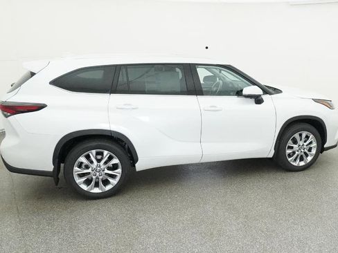 New 2026 Toyota Highlander Limited image 67