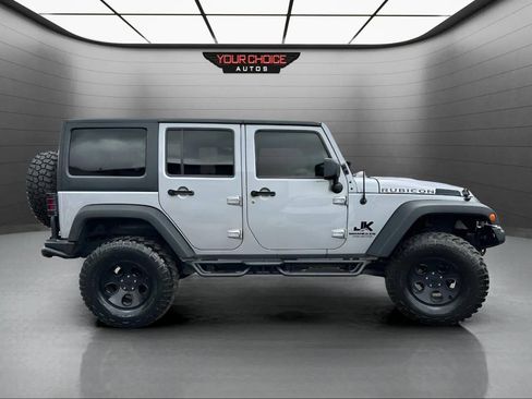 Used 2015 Jeep Wrangler Unlimited Rubicon w/ Dual Top Group AWD/4WD image 4
