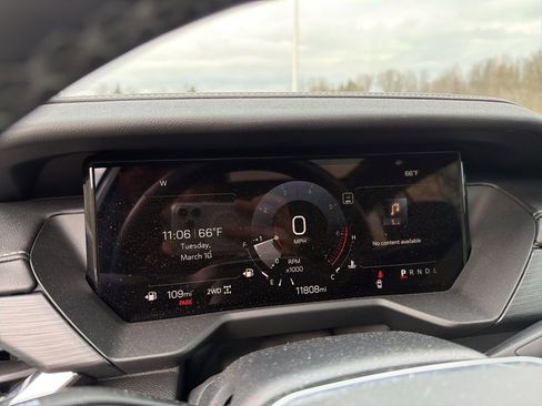 Used 2024 GMC Acadia Elevation w/ Black Edition image 10