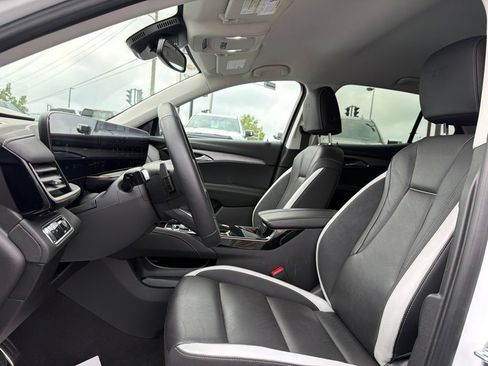 Certified 2025 Buick Envision Sport Touring AWD/4WD image 13
