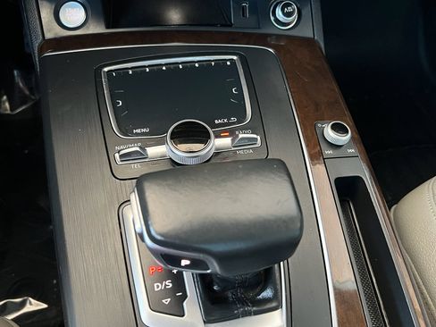 Used 2018 Audi Q5 2.0T Premium Plus w/ Premium Plus Package image 25