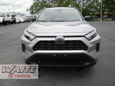 Used 2025 Toyota RAV4 LE AWD/4WD image 6