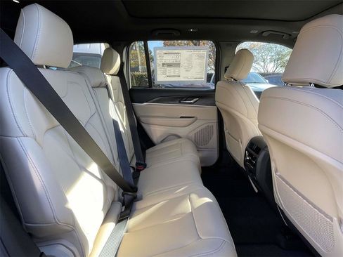 New 2025 Jeep Grand Cherokee Limited image 17