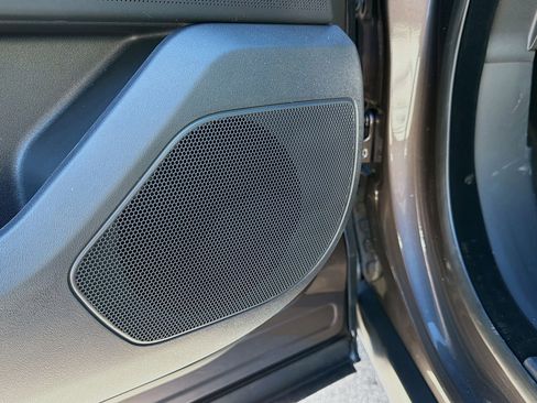 New 2026 Land Rover Range Rover Velar Dynamic SE image 24